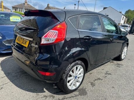 Ford Fiesta TITANIUM 9