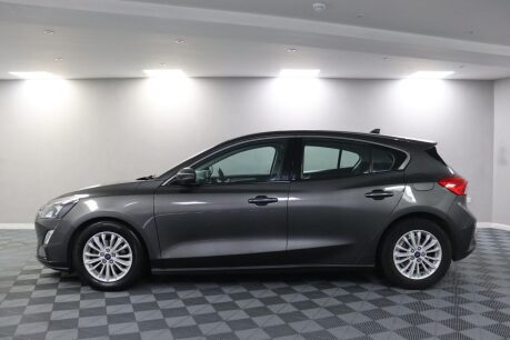 Ford Focus TITANIUM 18