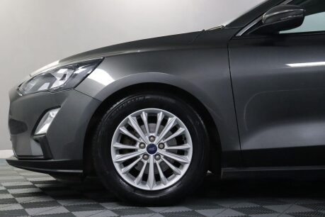 Ford Focus TITANIUM 27