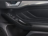 Ford Focus TITANIUM 44
