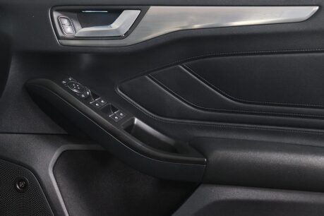 Ford Focus TITANIUM 44