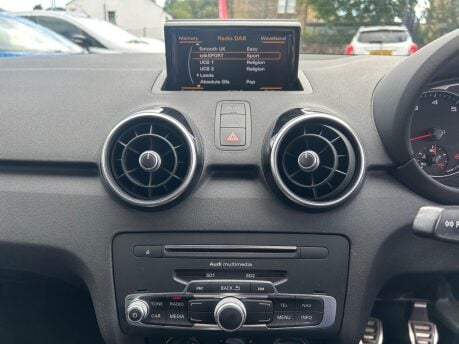 Audi A1 TFSI S LINE 17