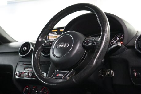 Audi A1 TFSI S LINE 12