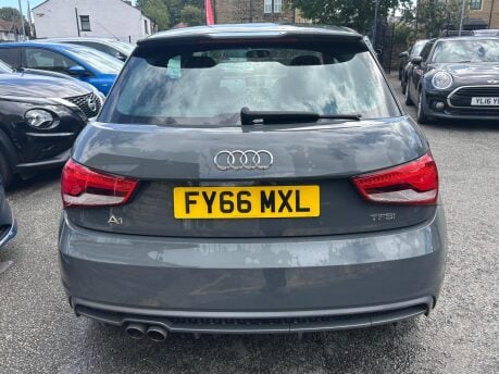 Audi A1 TFSI S LINE 7