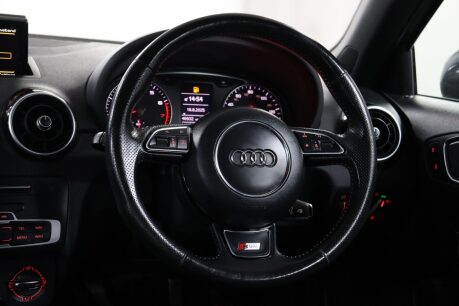 Audi A1 TFSI S LINE 44