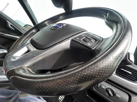 Volvo V40 D3 R-DESIGN LUX NAV 18