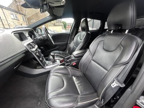 Volvo V40 D3 R-DESIGN LUX NAV 17