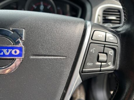 Volvo V40 D3 R-DESIGN LUX NAV 14
