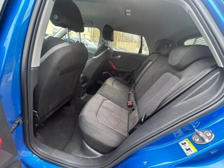 Audi Q2 TFSI SPORT 10