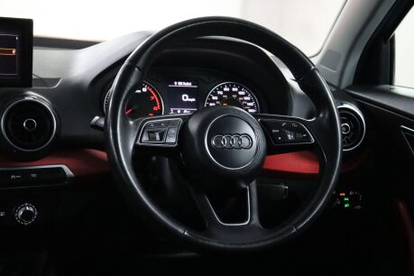 Audi Q2 TFSI SPORT 45