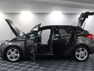 Ford Focus ZETEC 18