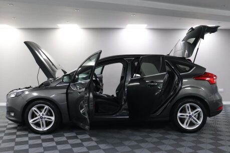Ford Focus ZETEC 18