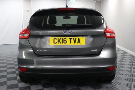 Ford Focus ZETEC 21