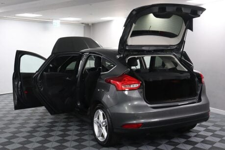 Ford Focus ZETEC 14
