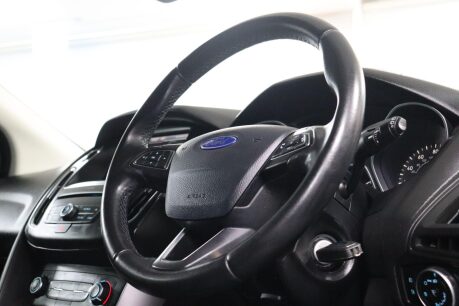 Ford Focus ZETEC 39