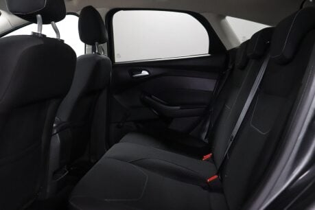Ford Focus ZETEC 31