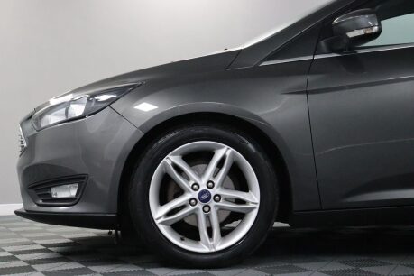 Ford Focus ZETEC 23