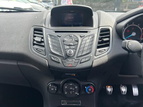 Ford Fiesta ST-LINE 18