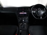 Volkswagen Golf SE TSI DSG 40
