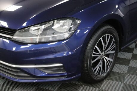 Volkswagen Golf SE TSI DSG 32