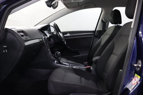 Volkswagen Golf SE TSI DSG 42