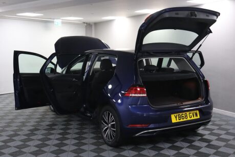 Volkswagen Golf SE TSI DSG 21