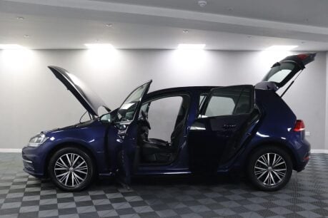 Volkswagen Golf SE TSI DSG 6