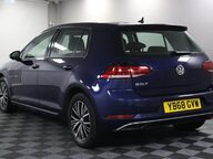 Volkswagen Golf SE TSI DSG 10
