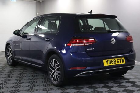 Volkswagen Golf SE TSI DSG 10