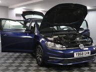 Volkswagen Golf SE TSI DSG 15