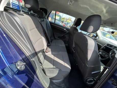Volkswagen Golf SE TSI DSG 12