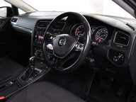 Volkswagen Golf SE TSI DSG 5