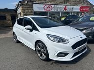 Ford Fiesta ST-LINE 1