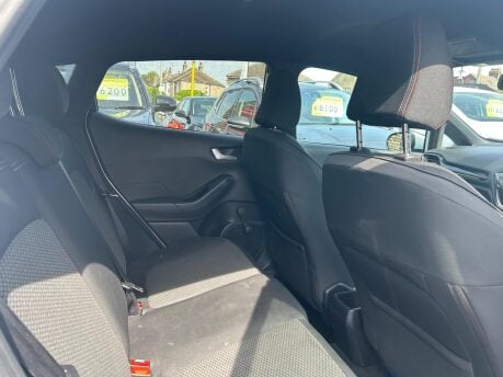 Ford Fiesta ST-LINE 10