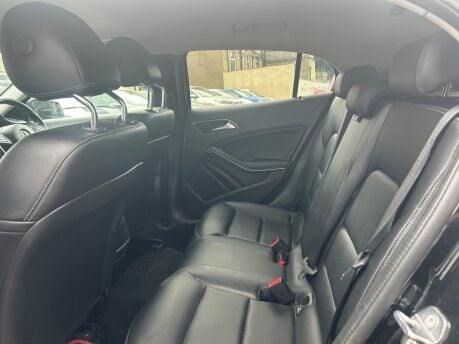Mercedes-Benz GLA GLA 200 SE EXECUTIVE 12