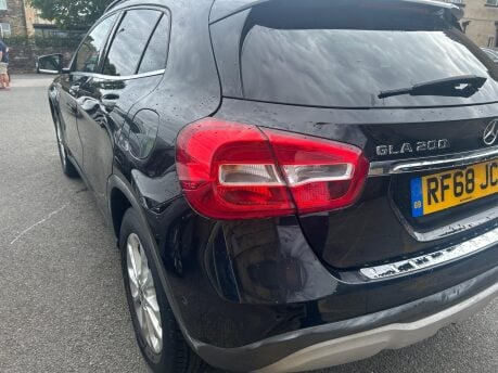 Mercedes-Benz GLA GLA 200 SE EXECUTIVE 6