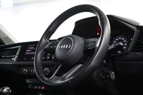 Audi A1 SPORTBACK TFSI TECHNIK 12