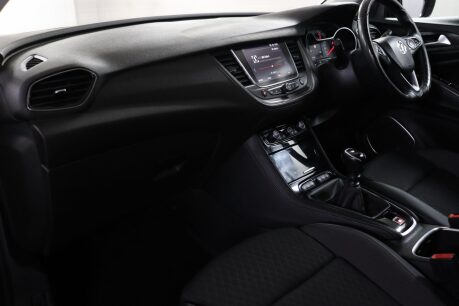 Vauxhall Grandland X SRI NAV 34