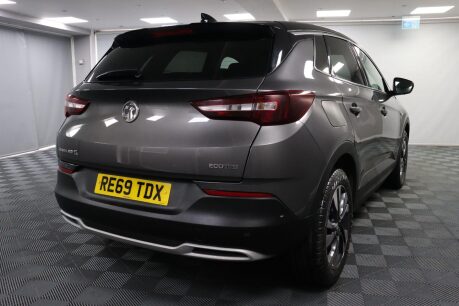 Vauxhall Grandland X SRI NAV 11