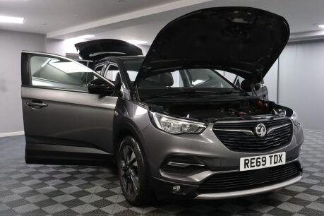 Vauxhall Grandland X SRI NAV 15