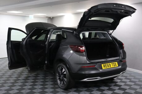 Vauxhall Grandland X SRI NAV 21