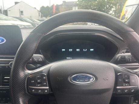 Ford Focus ST-LINE X TDCI 13