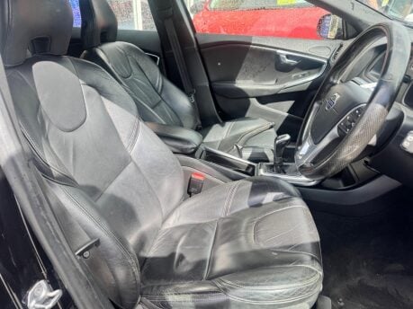 Volvo V40 T2 R-DESIGN 10