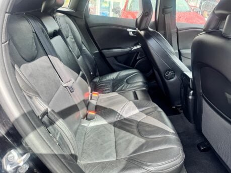 Volvo V40 T2 R-DESIGN 11
