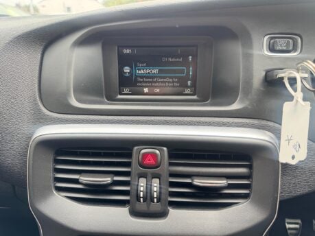 Volvo V40 T2 R-DESIGN 13