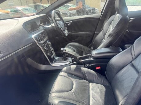Volvo V40 T2 R-DESIGN 15