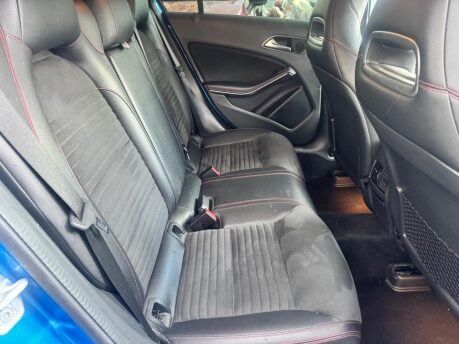 Mercedes-Benz A Class A 180 D AMG LINE 11