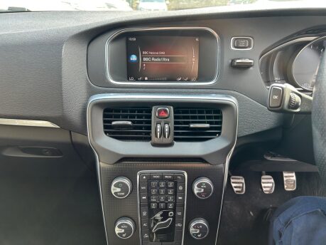 Volvo V40 T2 R-DESIGN NAV PLUS 10