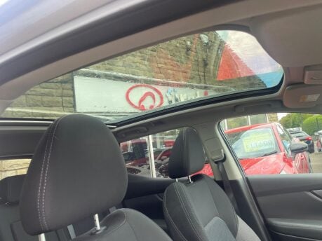 Nissan Qashqai DIG-T N-CONNECTA 10