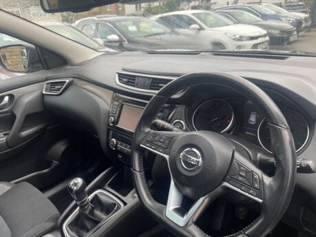 Nissan Qashqai DIG-T N-CONNECTA 9